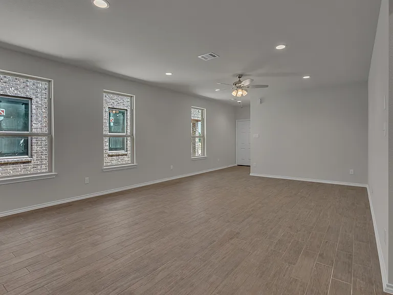 1729 Hazer Ln — Photo 11