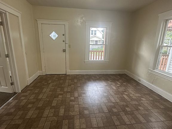4th image of 2023 W 105th St