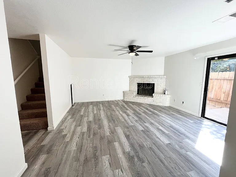 244 W 19th St #B — Photo 3