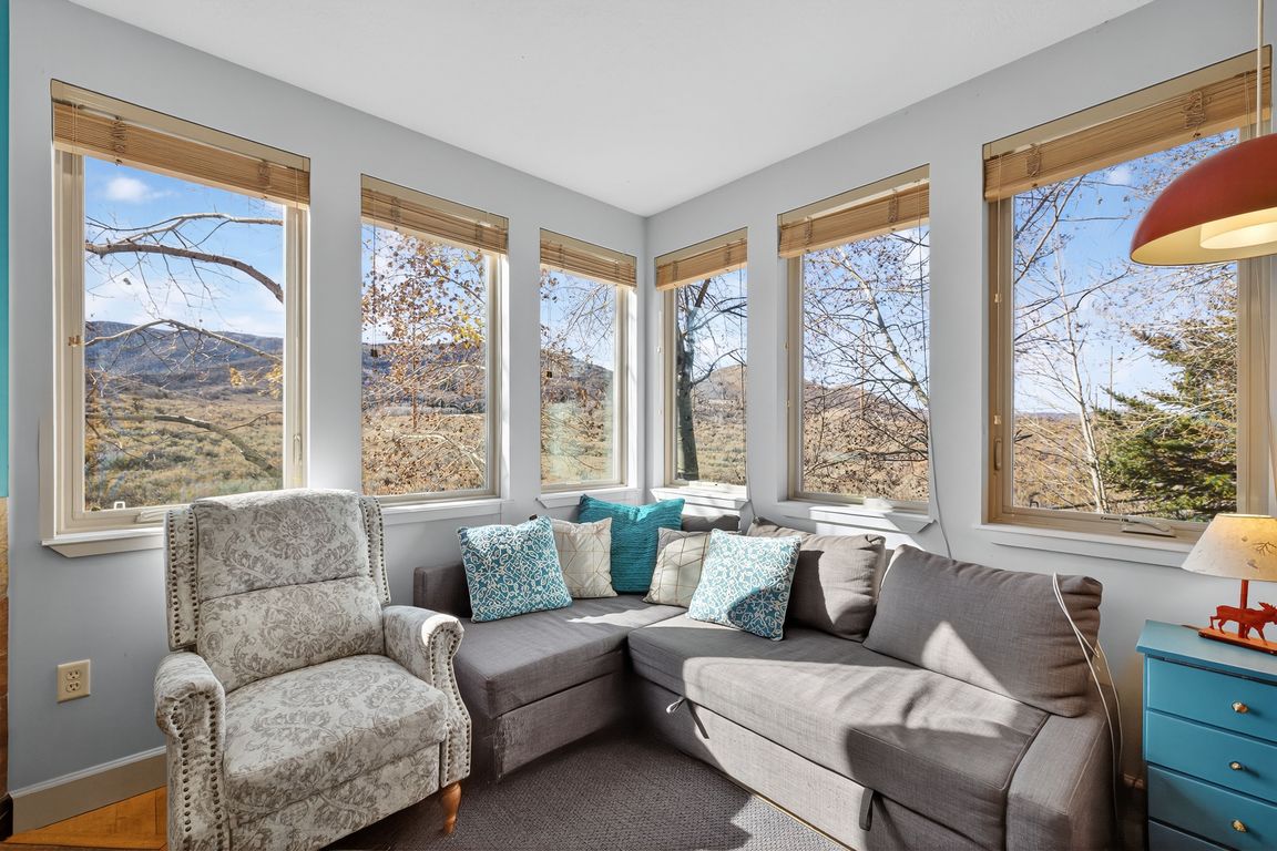 next background image