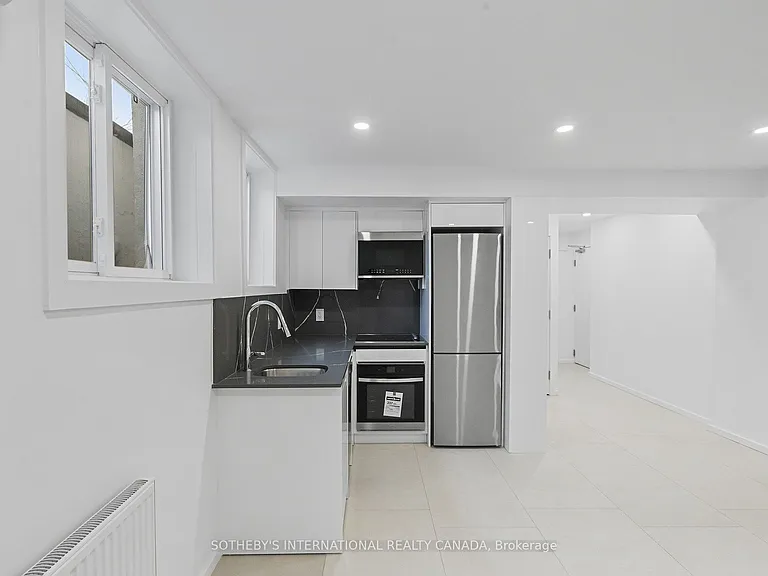 1340 Avenue Rd #B — Photo 9