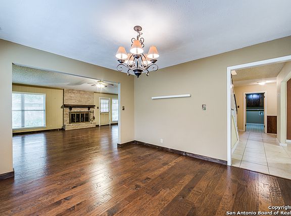 5th image of 15307 Mount Eagle St
