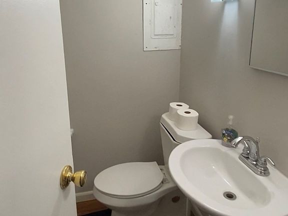 3rd image of 28065 Suncrest Rd