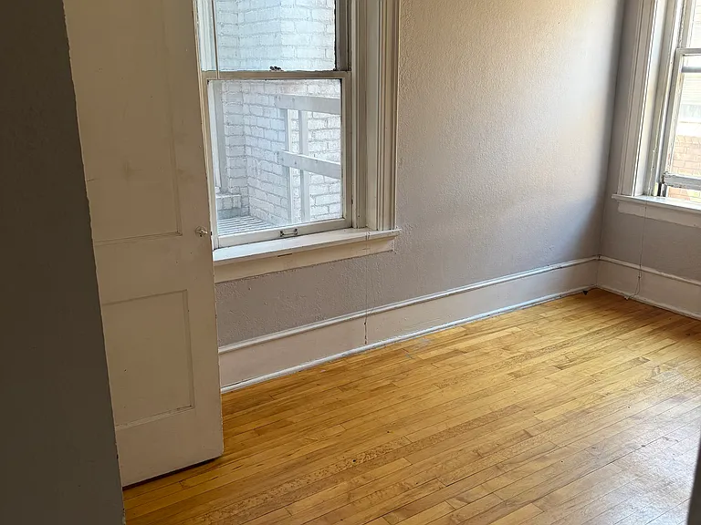 529 E 14th Ave #11 — Photo 3