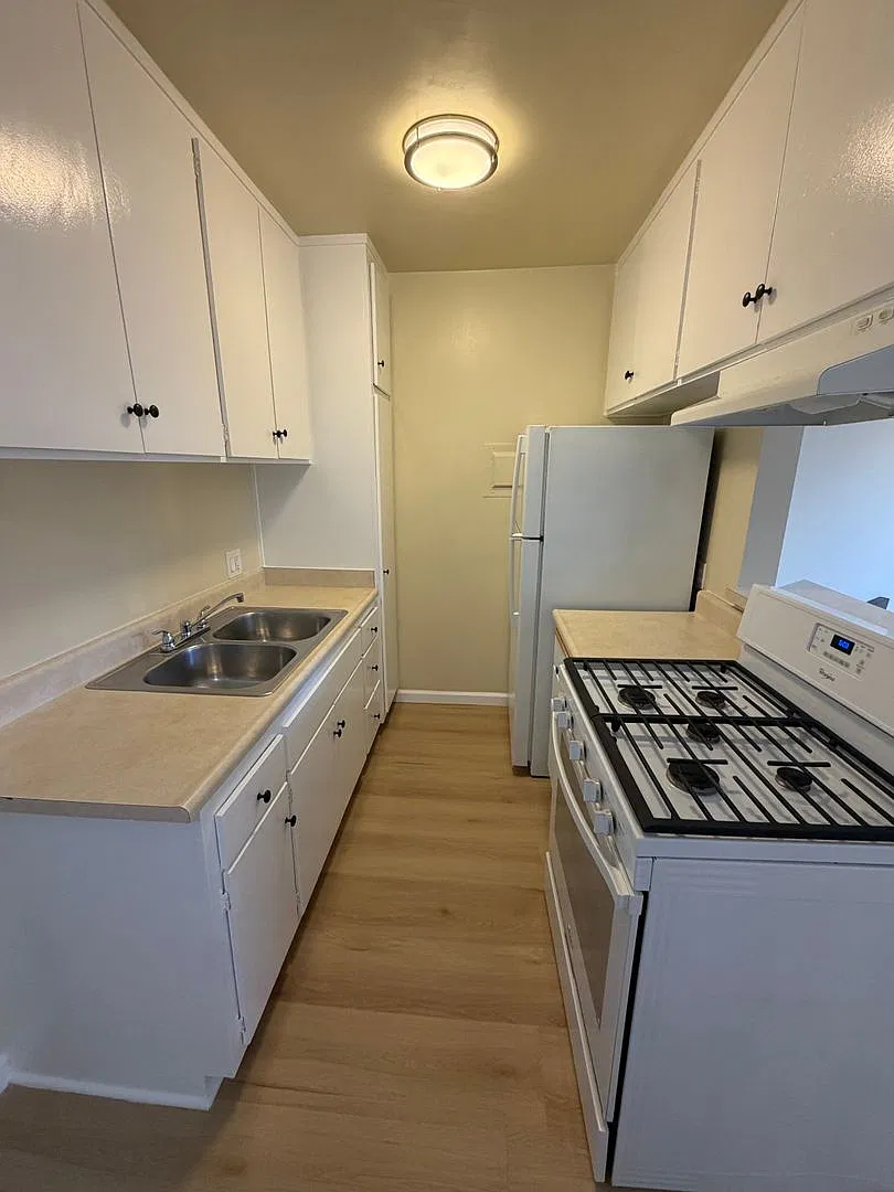 18520 Prairie St. — Photo 1