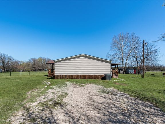 5th image of 1321 Epps Rd