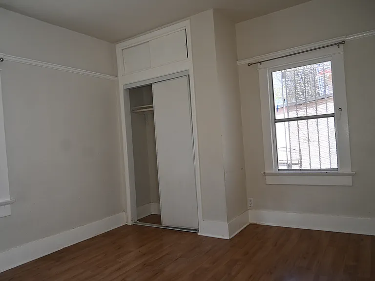 603 W 43rd Pl — Photo 10