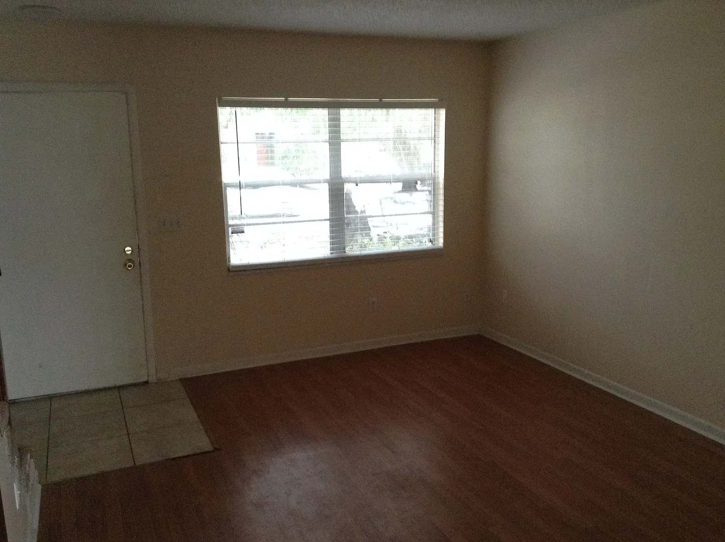 Convenient 2 Bedroom Townhome Near UCF & Full Sail Available Now! — Photo 2