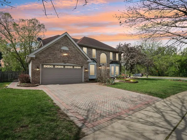 1337 E Thacker St, Schaumburg, IL 60173