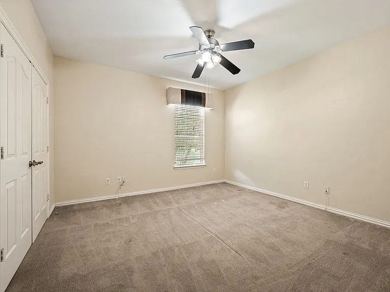 3316 Lexington Ave — Photo 10