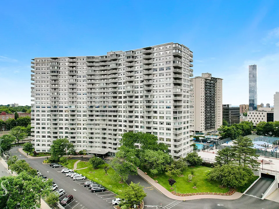 2100 Linwood Ave #21-P