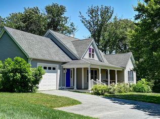 218 Sandy Point Ave, Portsmouth, RI 02871