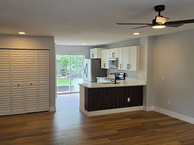 3651 N Goldenrod Rd #B105 — Photo 4