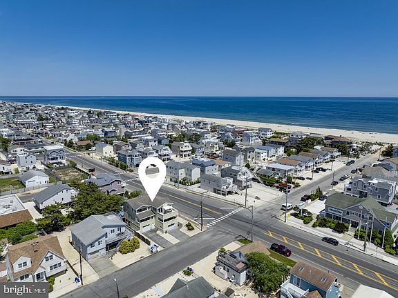 2nd image of 215 S Long Beach Blvd