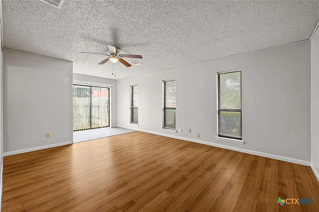 3 bed, 2032 sqft, $1,650 — Photo 3
