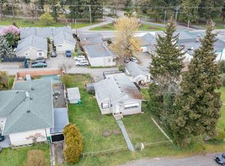 611 1st St, Nanaimo, BC V9R 1Y8