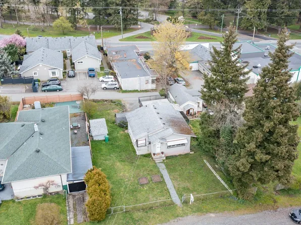 611 1st St, Nanaimo, BC V9R 1Y8