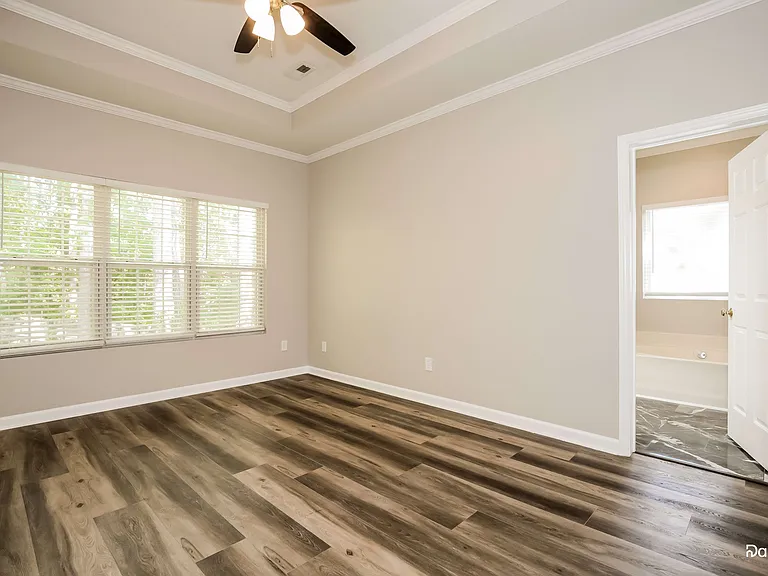 637 Nova Ave — Photo 10