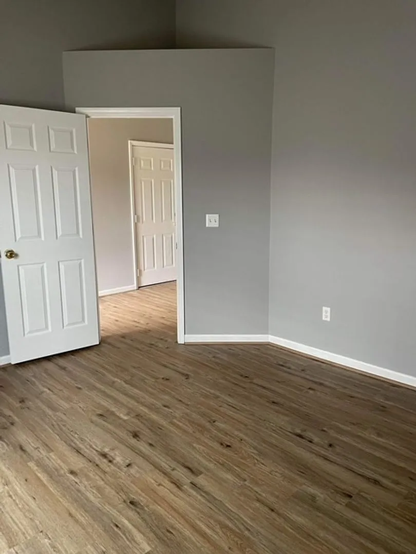 Make This Beautiful 2 Bed, 2 Full Bath Your New Home 104-A Cottage Circle, Elizabethtown — Photo 4
