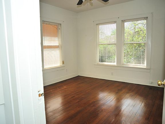 3rd image of 2502 Driscoll St APT 1