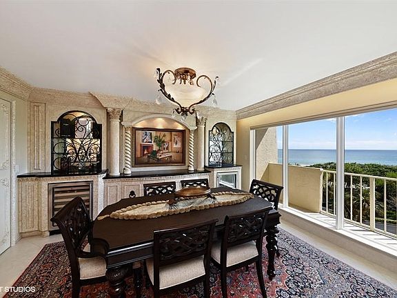 05_4001NOceanBlvd_B604_2_CredenzawithULi