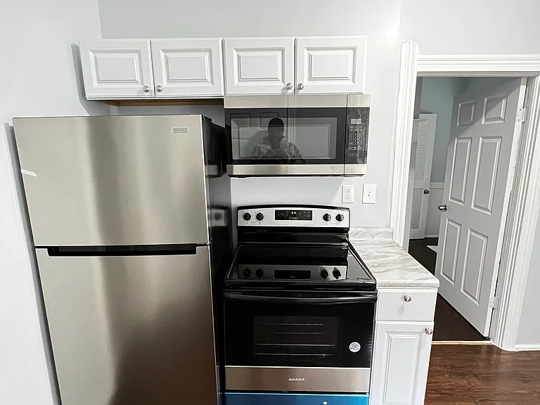 1396 E 45th St #1 — Photo 2