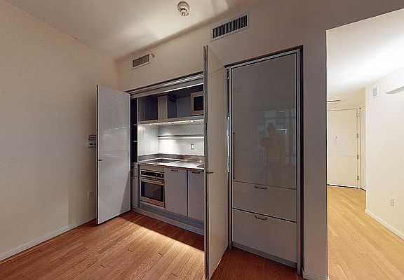 4th image of 18 W 48th St APT 5A