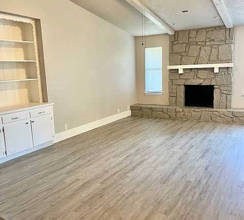 4th image of 578 E 135th Pl