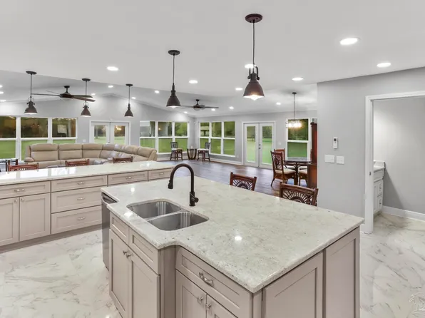 955 Carlton Rd, Pensacola, FL 32534