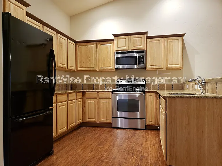 6260 N Maximus Pl — Photo 4