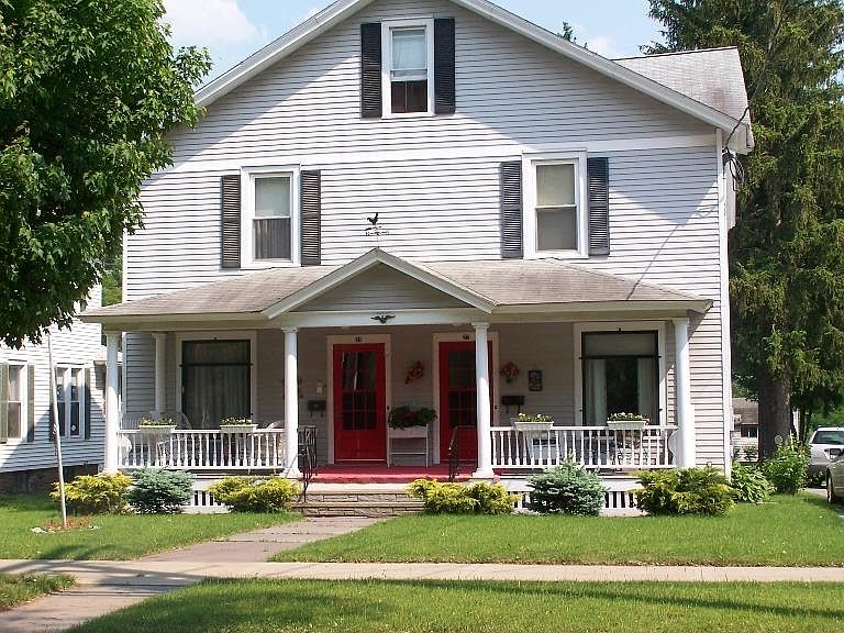 1st image of 27 Elm St