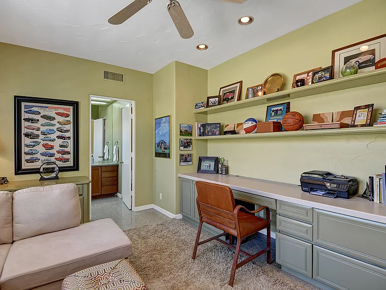 383 Desert Holly Dr — Photo 17
