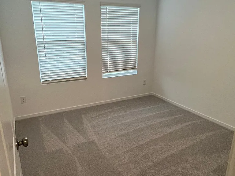 2047 Stable Ln — Photo 16