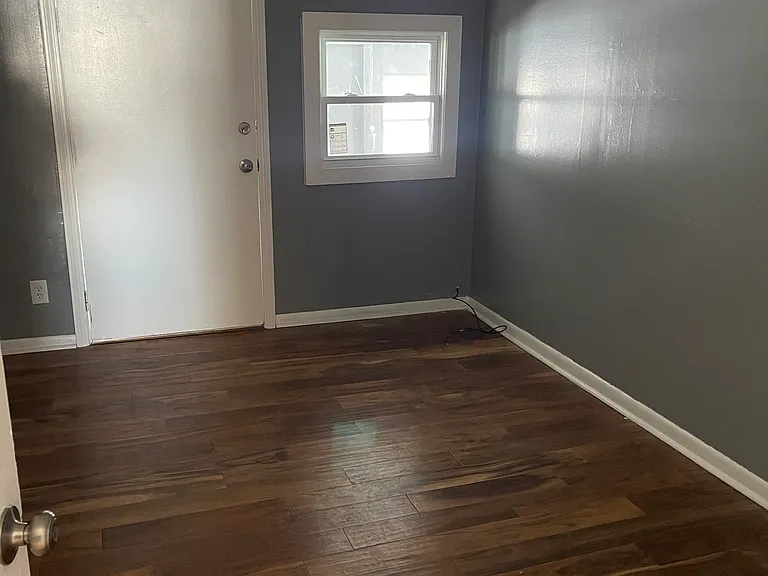 245 S Elm St #B — Photo 12