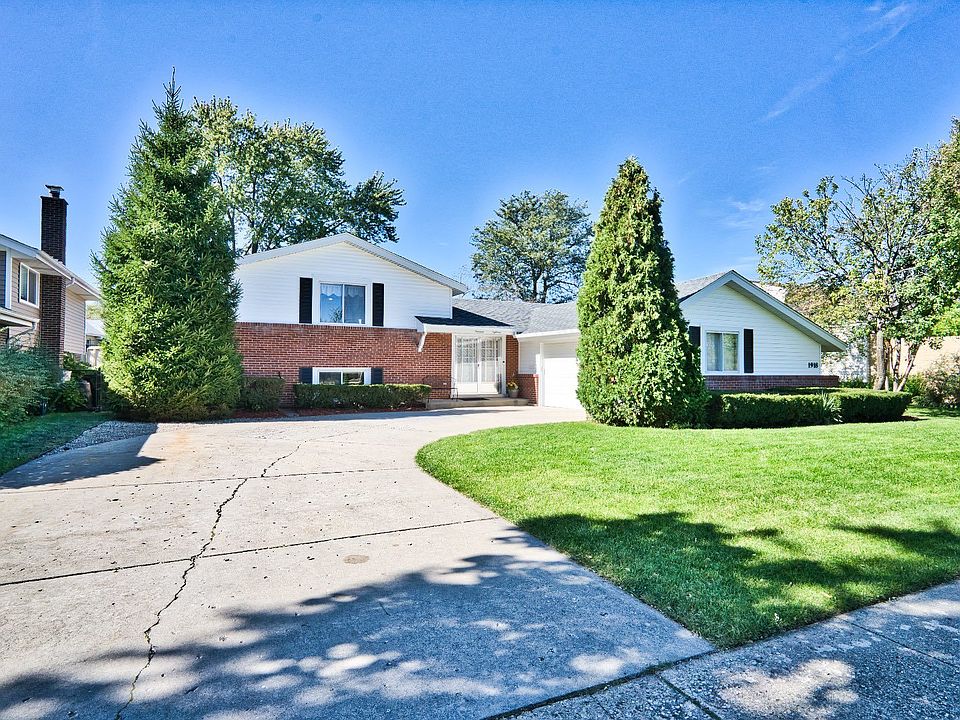 1st image of 1918 N Kennicott Dr