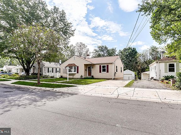 3rd image of 707 Crabb Ave
