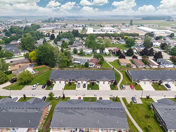5th image of 40 Devon Dr