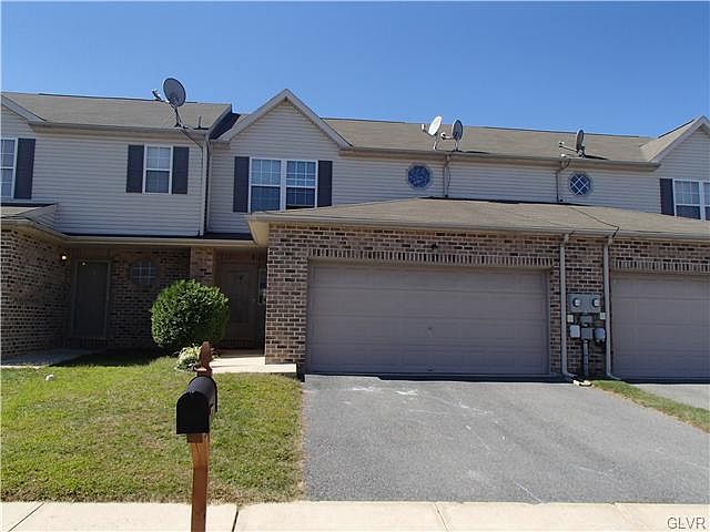 1st image of 2585 Jeannette Ln