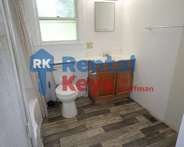 2114 Cass Ave — Photo 10