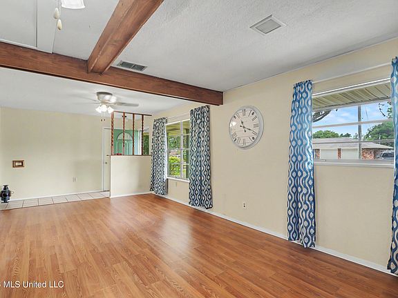 3rd image of 107 Vance Pl