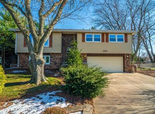 1835 W 97th Ct, Crown Point, IN 46307