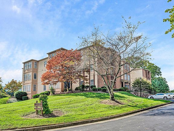 3rd image of 4631 Heather Dr SW Unit 211
