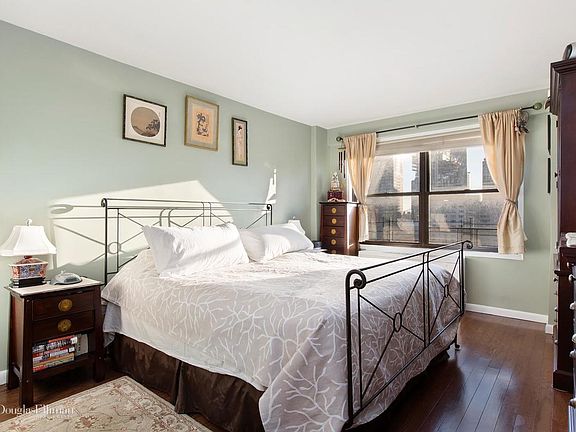 3rd image of 505 E 79th St APT 17A