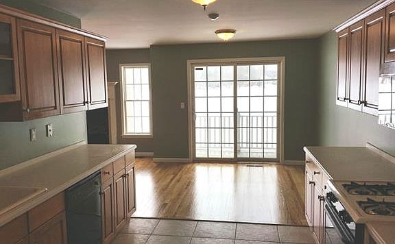 3rd image of 20 Tuxedo Ln