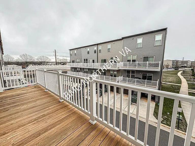 10336 Ratcliffe Trl — Photo 33