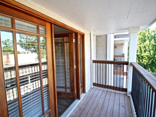 Jefferson on the Plaza, 4415 Jefferson St APT 101, Kansas City, MO 64111