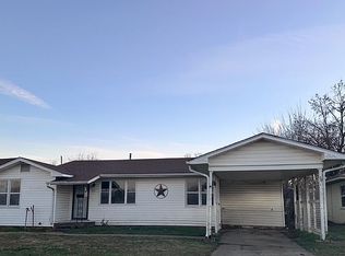 621 W 17th St, Ada, OK 74820