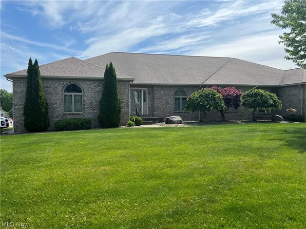 537 Shadydale Dr, Canfield, OH 44406