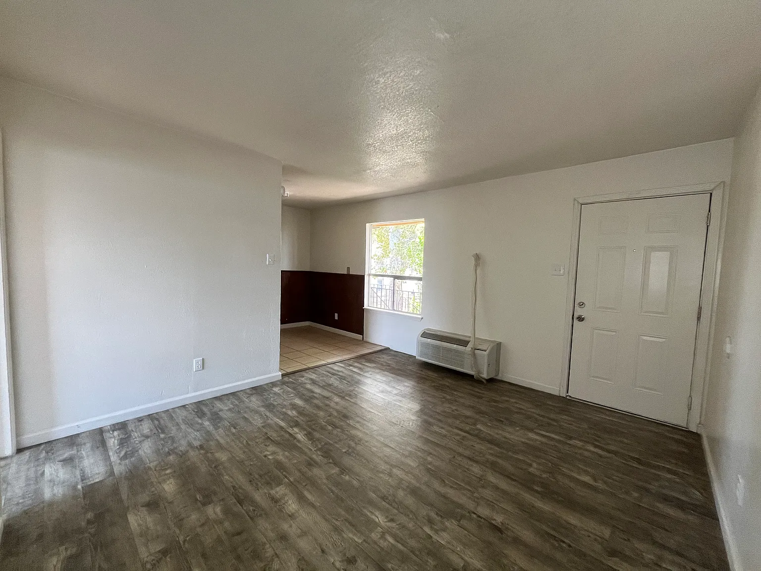 309 Root Ave — Photo 3
