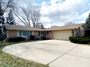 1105 Francis Dr, Arlington Heights, IL 60005